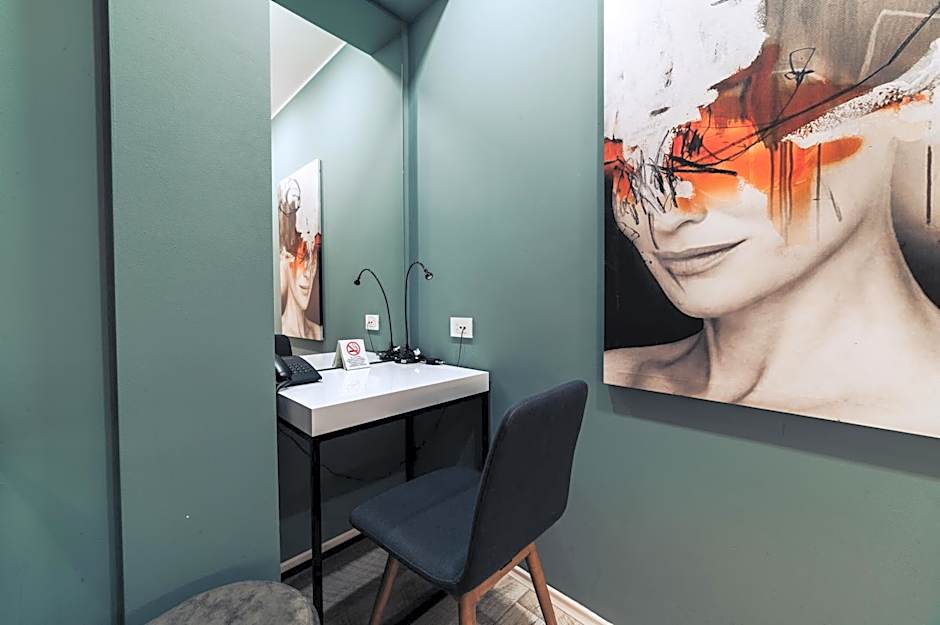 Urbanista Hotel & Bar