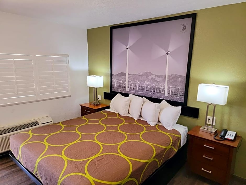Super 8 by Wyndham El Centro North