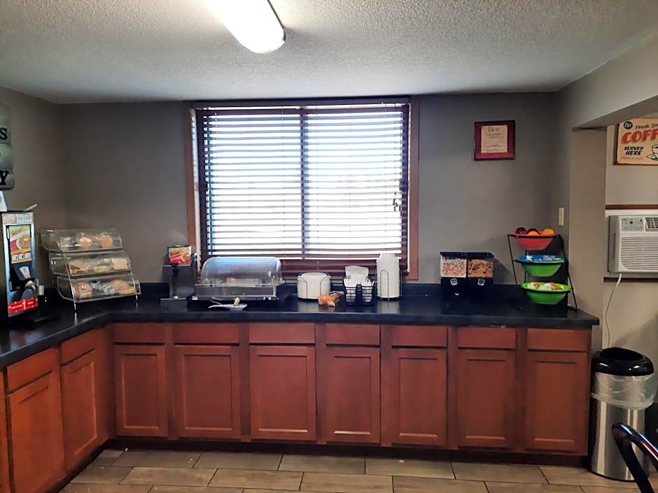 Super 8 by Wyndham Watertown