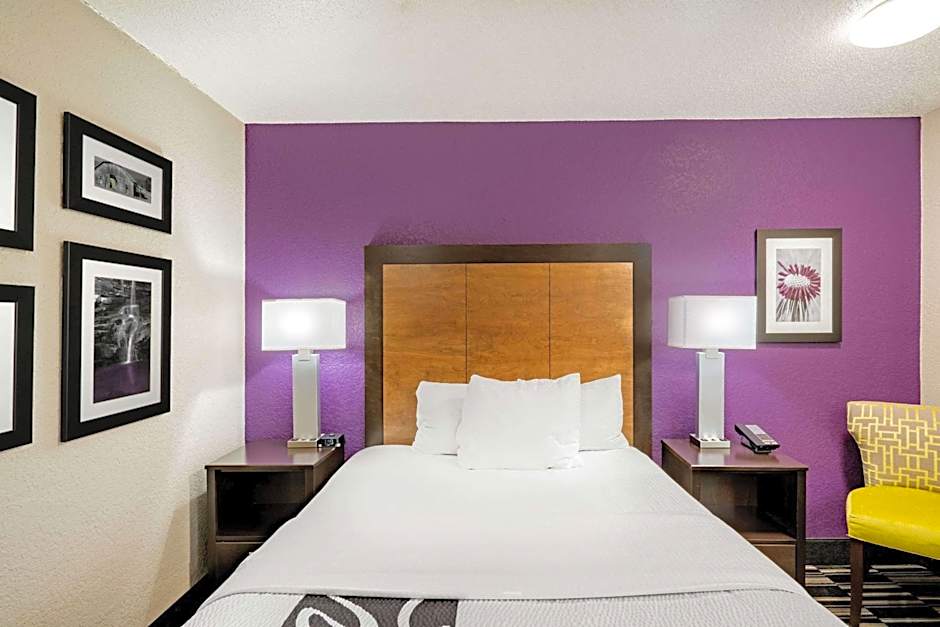La Quinta Inn & Suites by Wyndham El Dorado