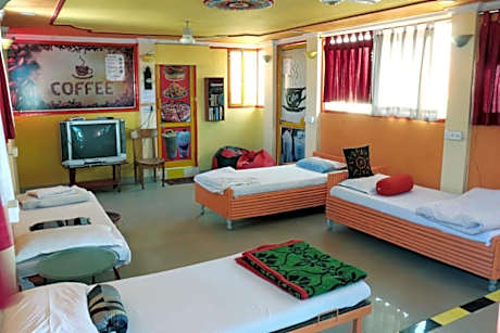 Economy Quadruple Room with Shared Bathroom