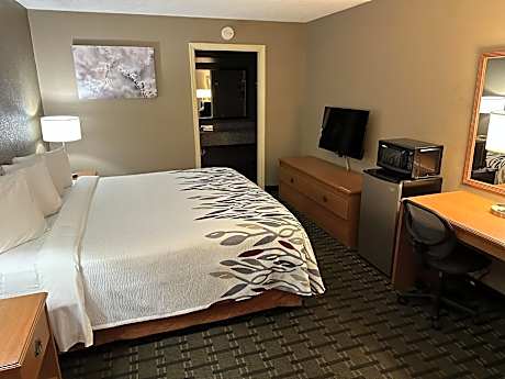 Deluxe Room with One Double Bed Disability Access Non-Smoking