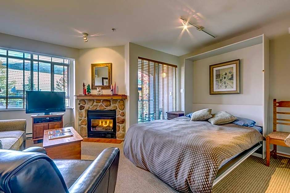 Town Plaza Suites by Golden Dreams