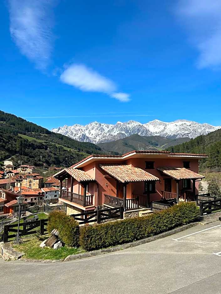 Apartamentos La Montaña