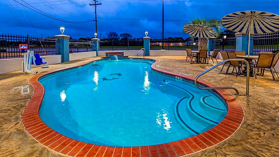 SureStay Plus Hotel by Best Western Alvin