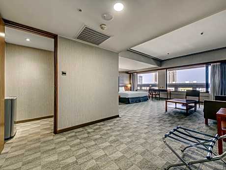 Deluxe Suite