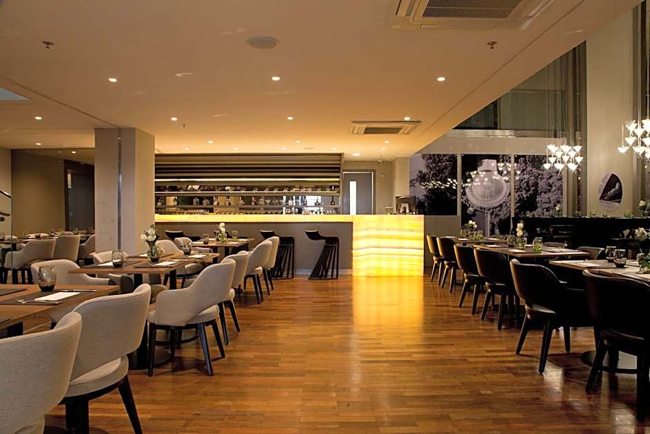 NH Curitiba The Five