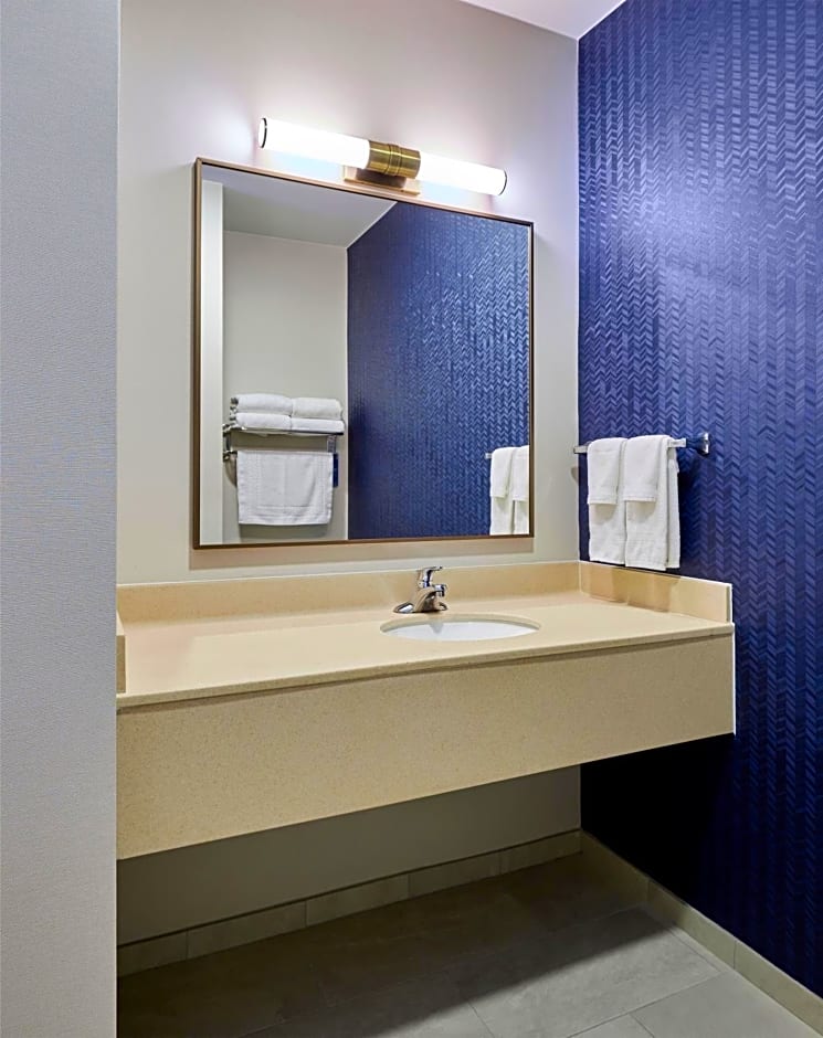 Fairfield Inn & Suites by Marriott Burlington