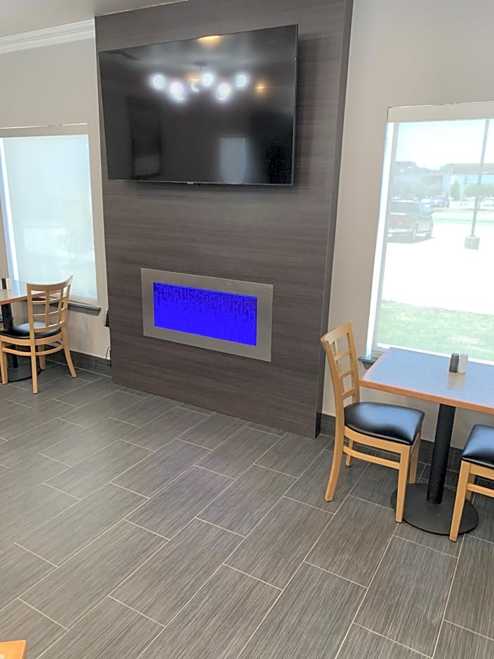 Howard Johnson by Wyndham Oklahoma City OKC Airport, Fairgrounds, I40