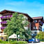 Hotel Schwarzer Adler mit Vilsalpsee Bähnchen