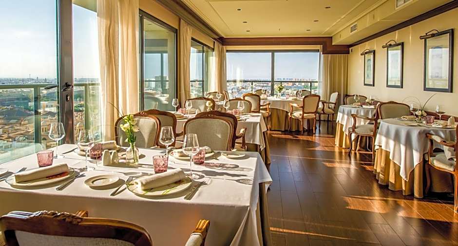 Hotel Sevilla Center