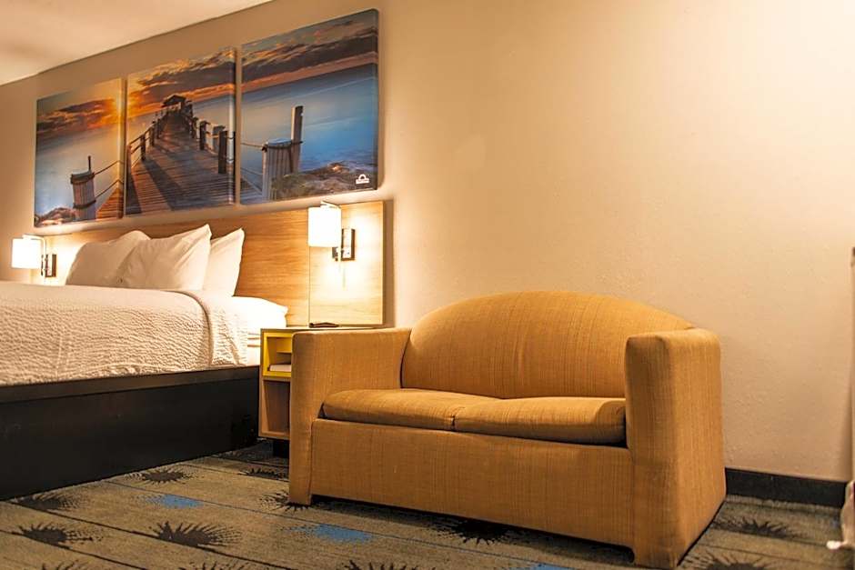 Days Inn by Wyndham Troy