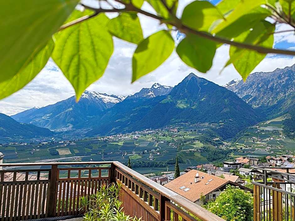 Schenna Garni Eden Bed & Breakfast