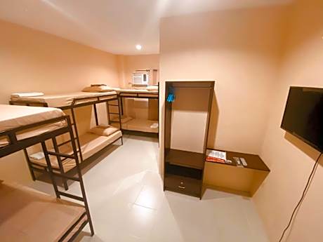 6-Bed Mixed Dormitory Room