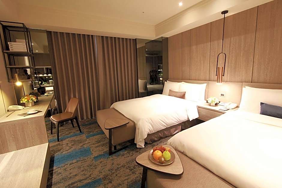 Queena Plaza Hotel
