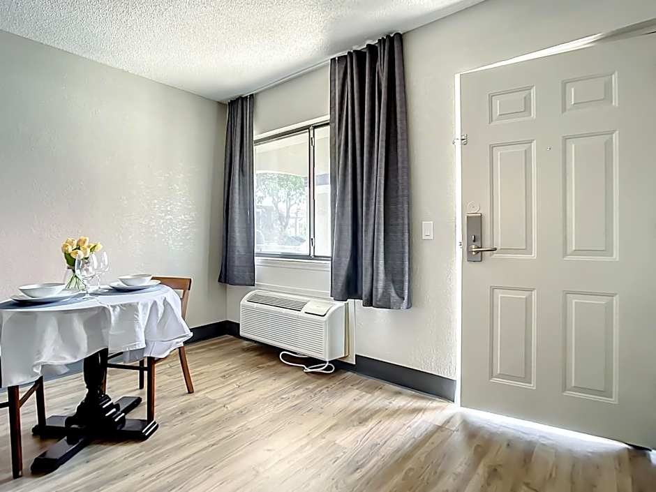 Stayable Suites Kissimmee West