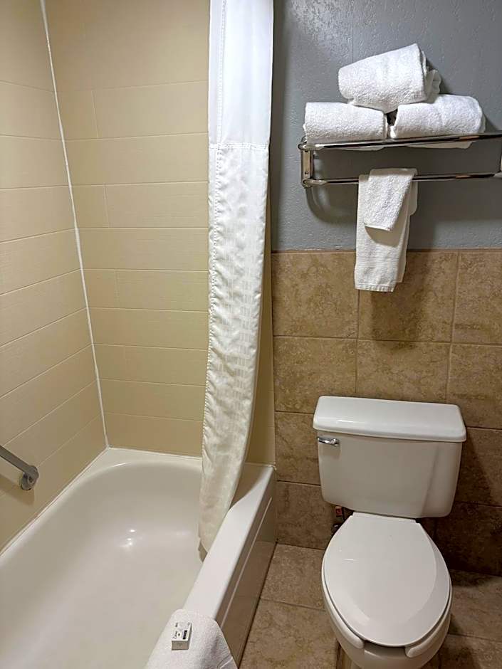 AmericInn by Wyndham Albert Lea