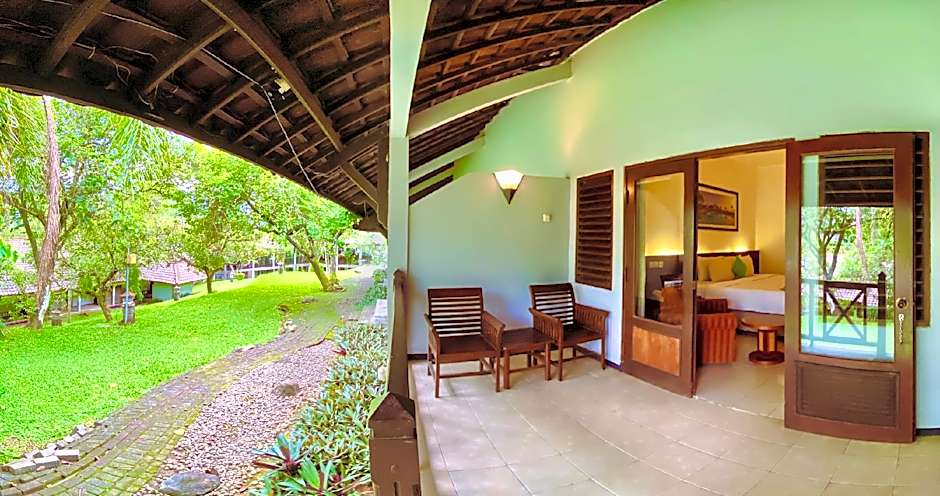 Grand Whiz Hotel Trawas