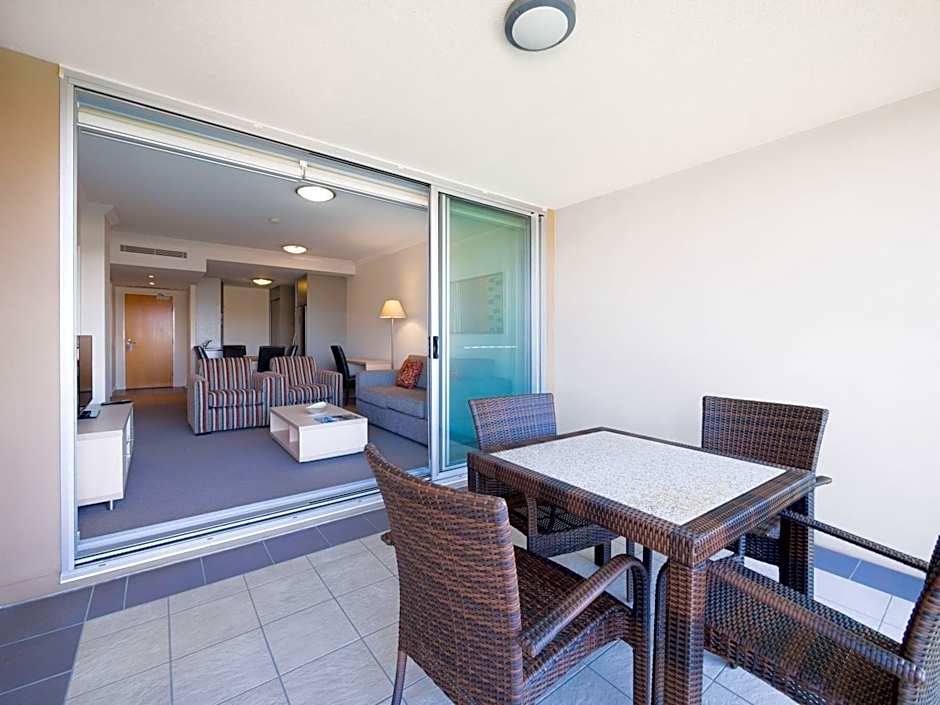 Oaks Brisbane Mews Suites