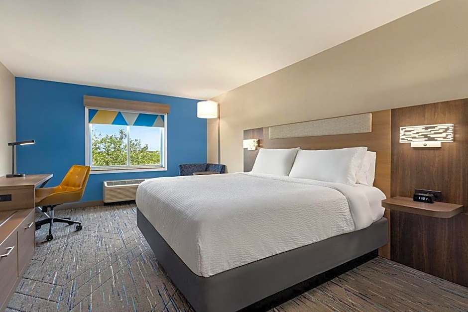 Holiday Inn Express Hotel & Suites Latham By IHG