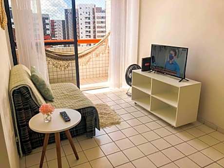 RF-86: Apê completo e aconchegante na Ponta Verde