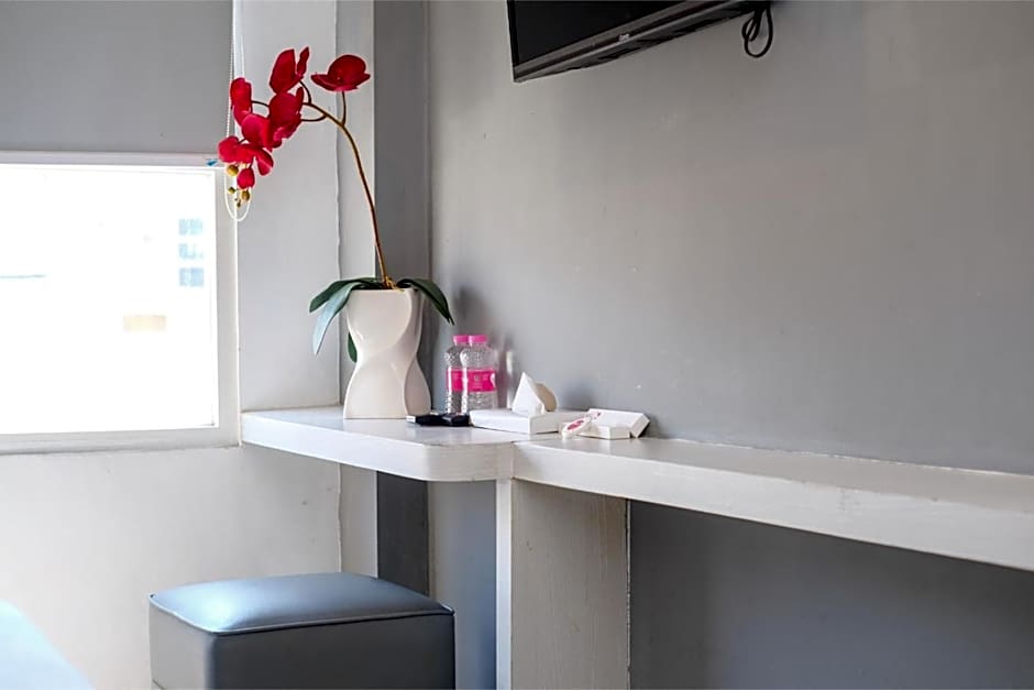 Red Orchid Hotel by Sajiwa