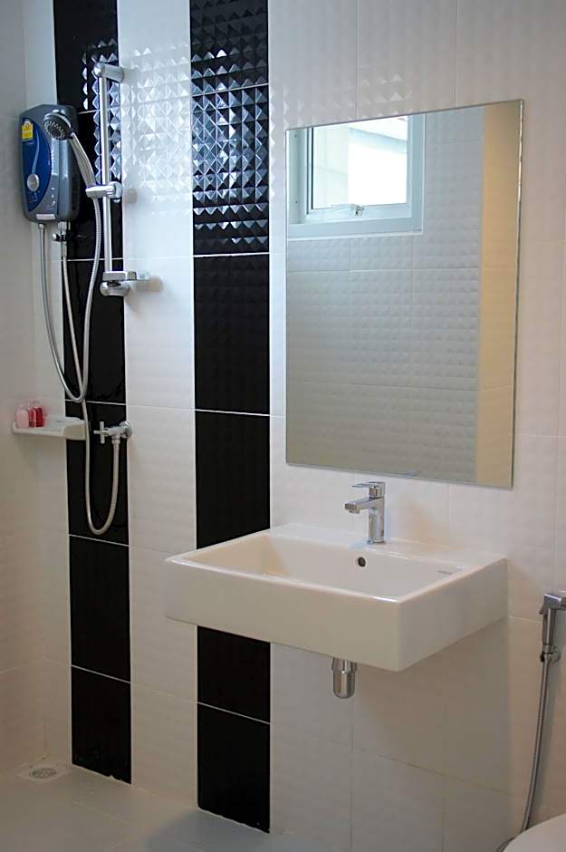 H12, The Stylish Apartment