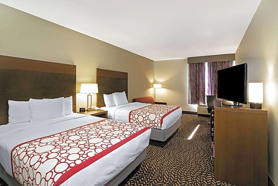 La Quinta Inn & Suites by Wyndham Tuscaloosa - McFarland