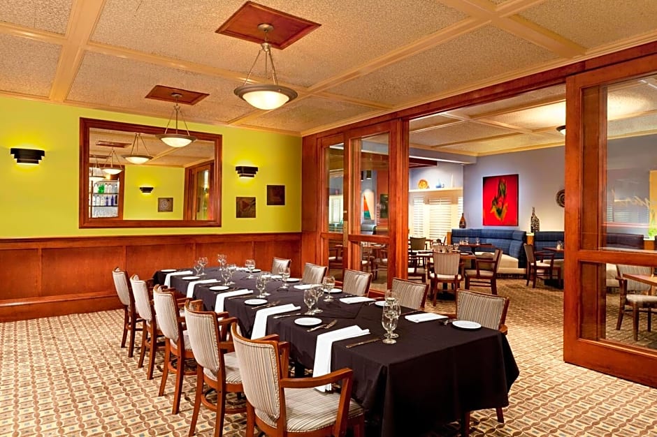 Four Points by Sheraton Bakersfield