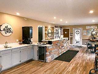 Inn at the Alpine by Budget Host