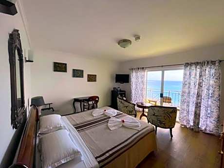 Superior Room with Balcony and Seaview