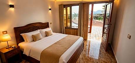 Double or Twin Room with Partial Sea View