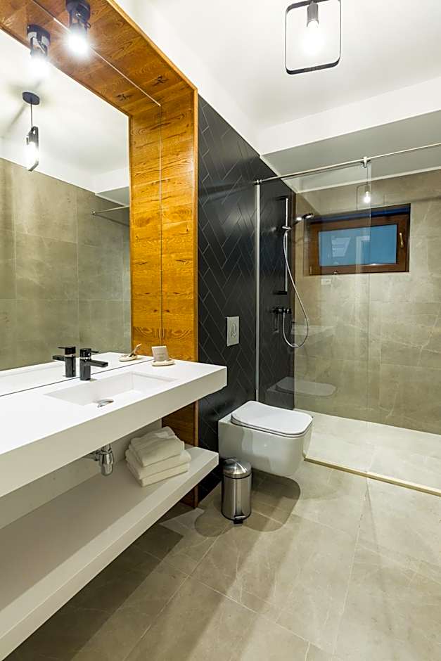 UpperHouse Suites & More