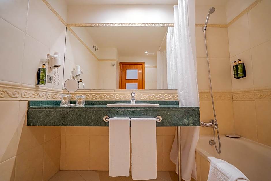 Hotel Torres de Somo