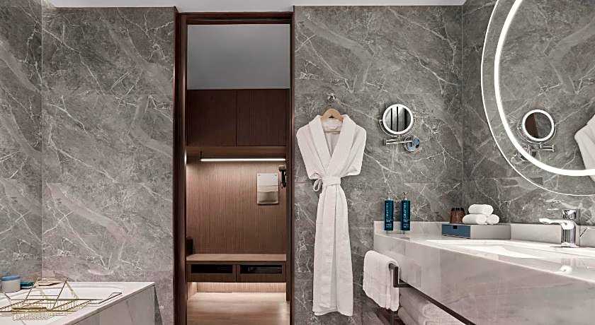 DoubleTree by Hilton Yantai Golden Coast Hotel & Suites