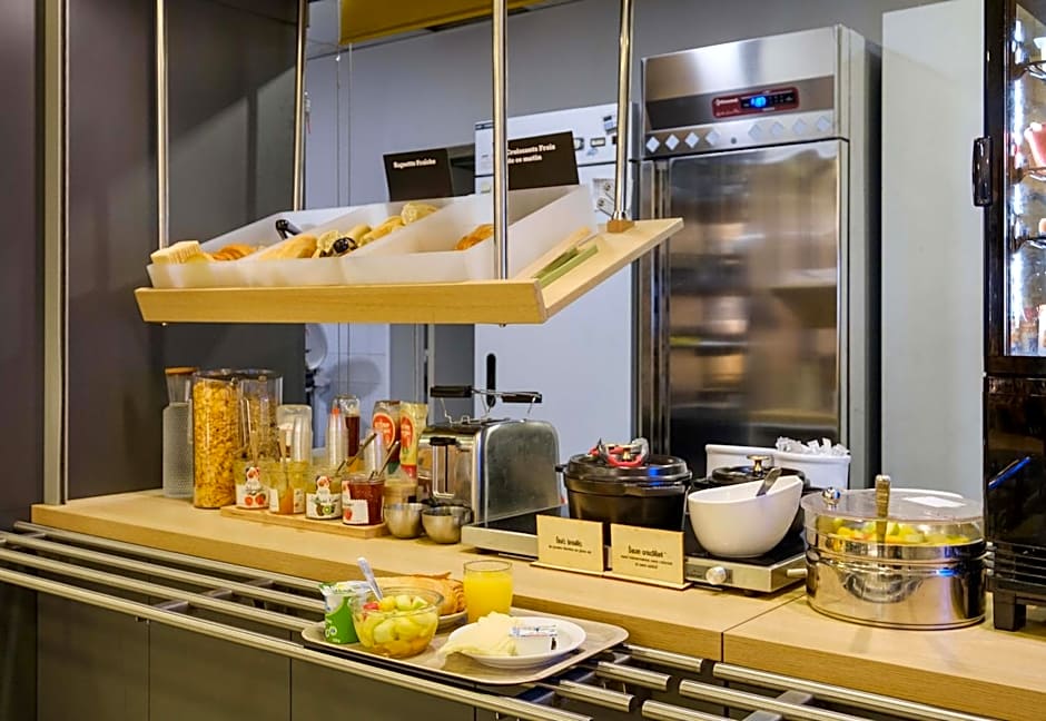 B&B Hôtel Villeneuve Loubet Village