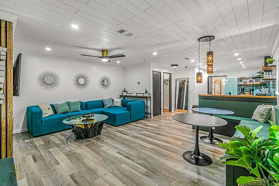 Candlewick Inn and Suites