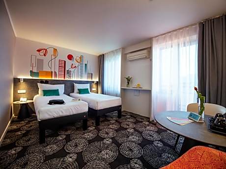 Standard Twin Room with Balcony