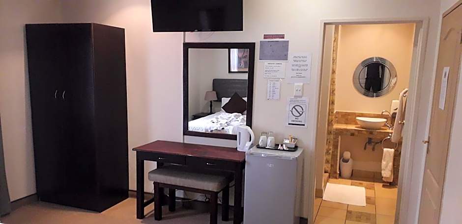 Kalahari Lodge Kimberley