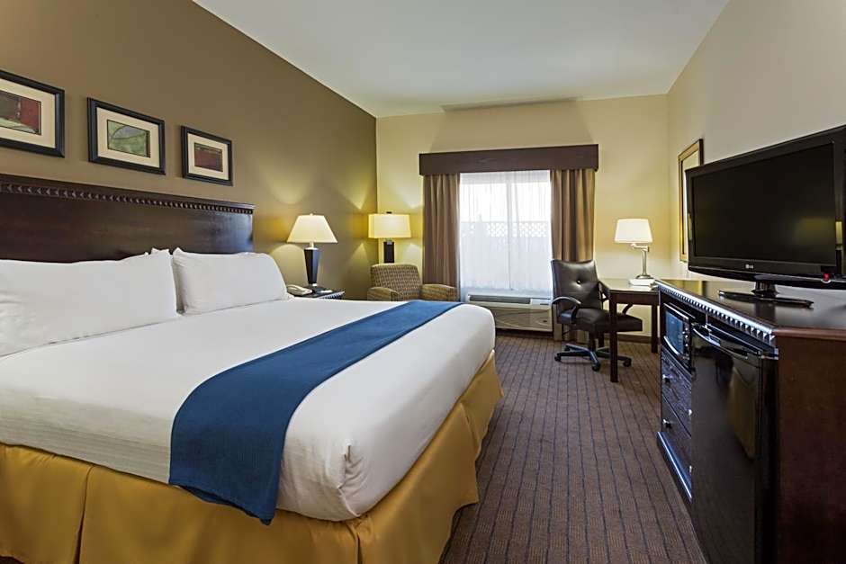 Holiday Inn Express Hotel & Suites Moultrie By IHG