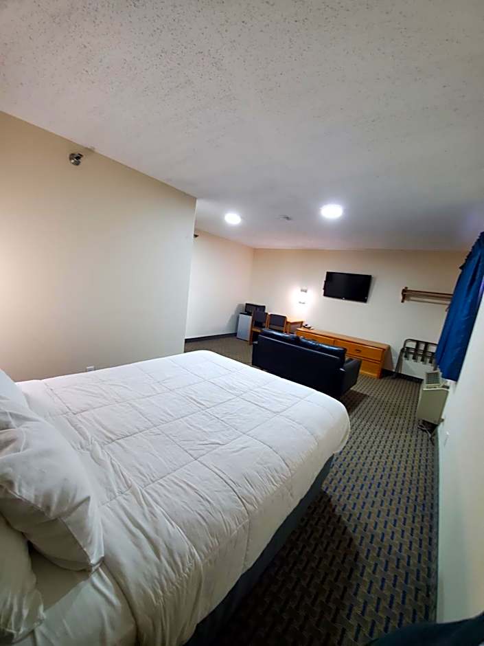 Hibbing Inn and Suites