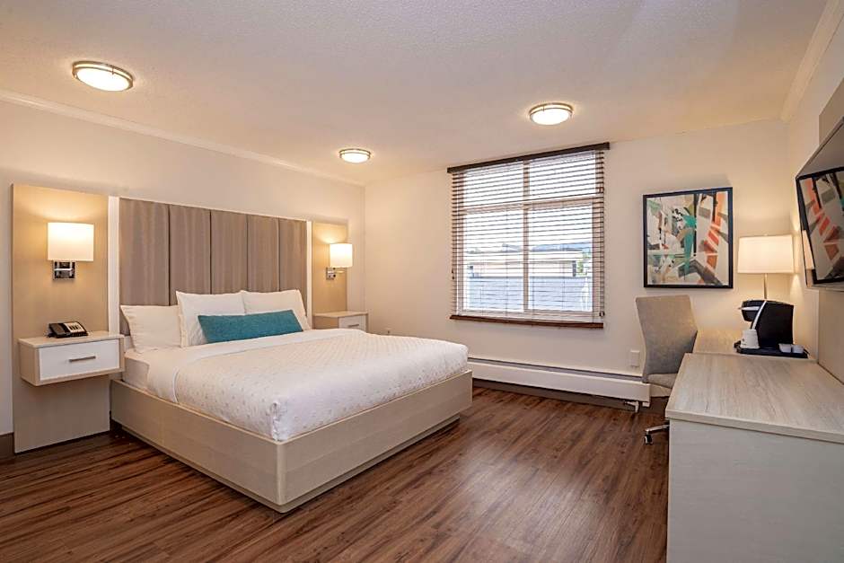 Photo 1 of 13 of Executive 1 King Bed Suite