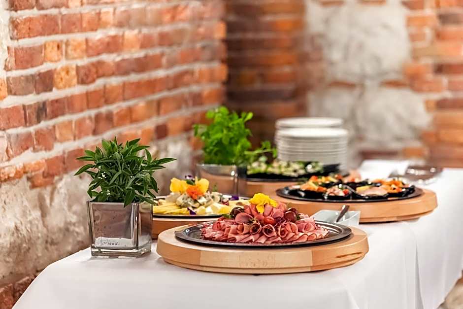 Queen Boutique Hotel