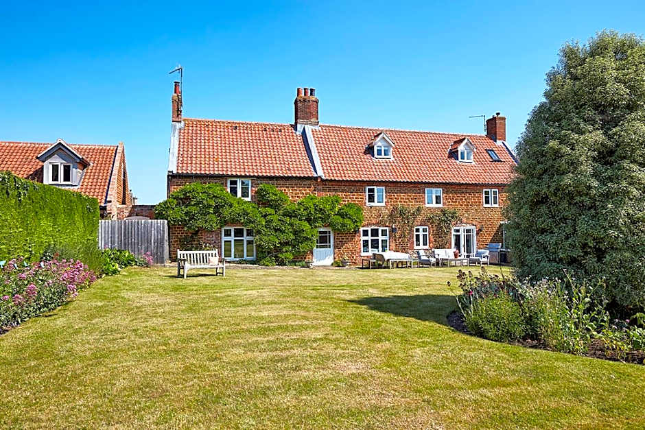 Cliff Farmhouse B&B Suites