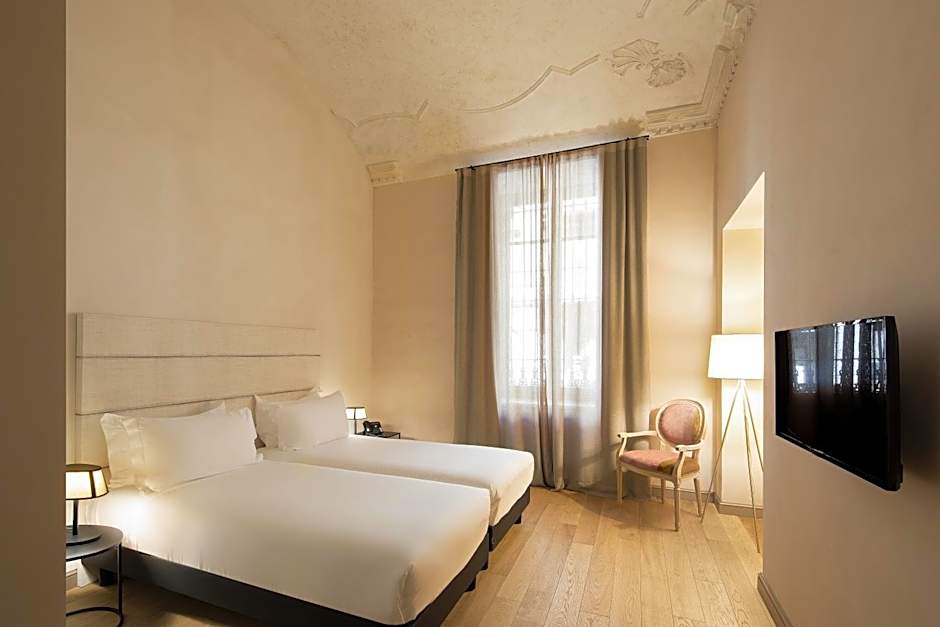 Opera35 Boutique Hotel