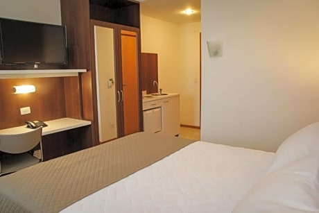 INDIVIDUAL EXECUTIVE DOUBLE