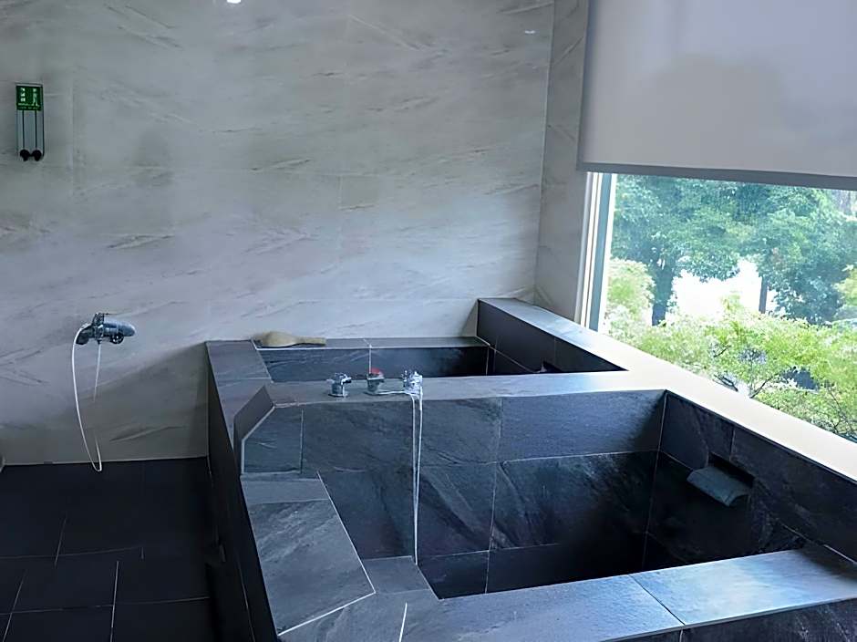 The Loft Seaside Suite