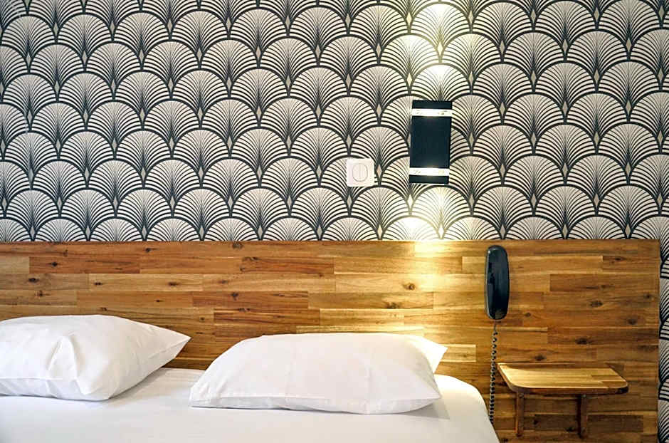 Hôtel De La Perdrix Rouge