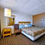 First Inn By OYO Quinter Hwy 70