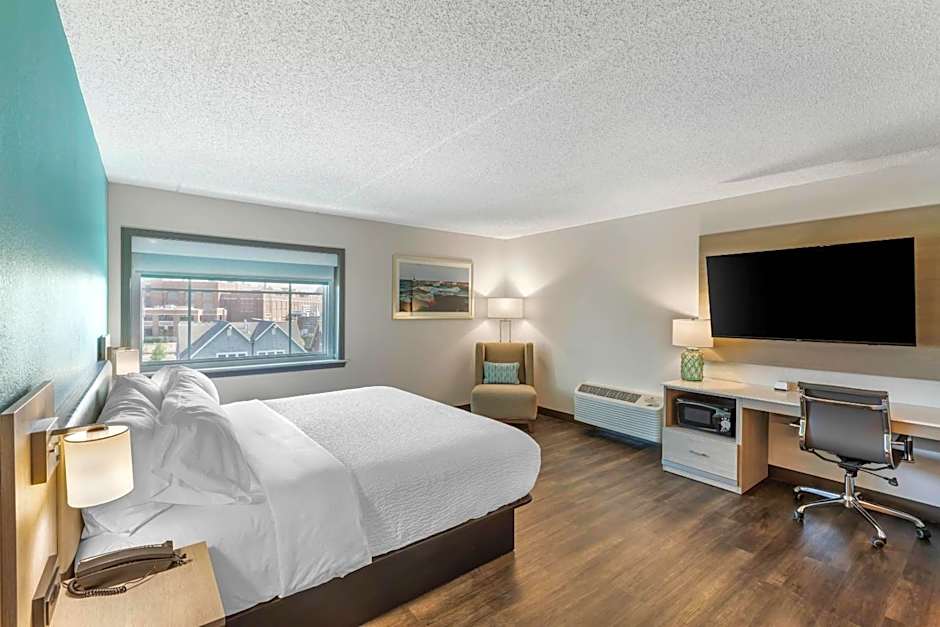 The Harborview on Lake Michigan, an Ascend Collection Hotel